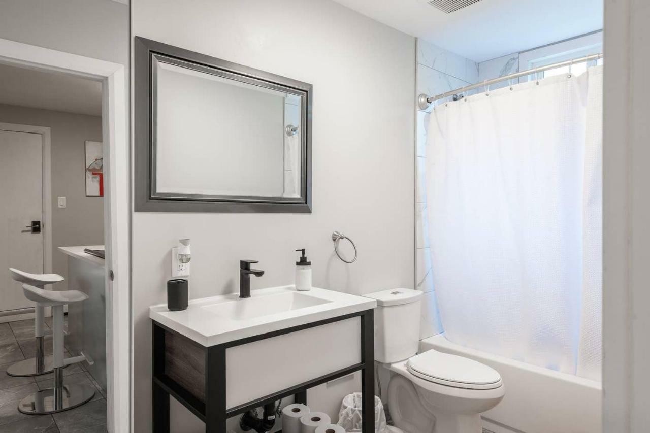 Entire 2 Bedroom Apartment Uptown Waterloo - E1 Eksteriør billede