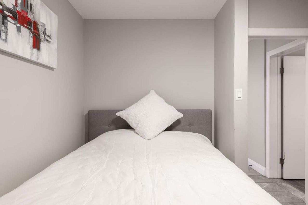 Entire 2 Bedroom Apartment Uptown Waterloo - E1 Eksteriør billede